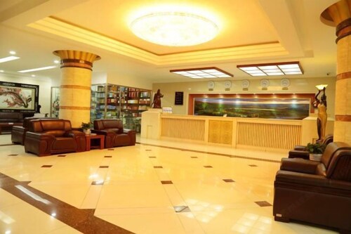 Ewenki Qixin Dun Hotel