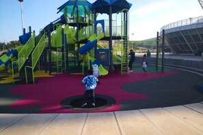 Children’s area - 1 Minute Seaview Apartment (Qingdao)