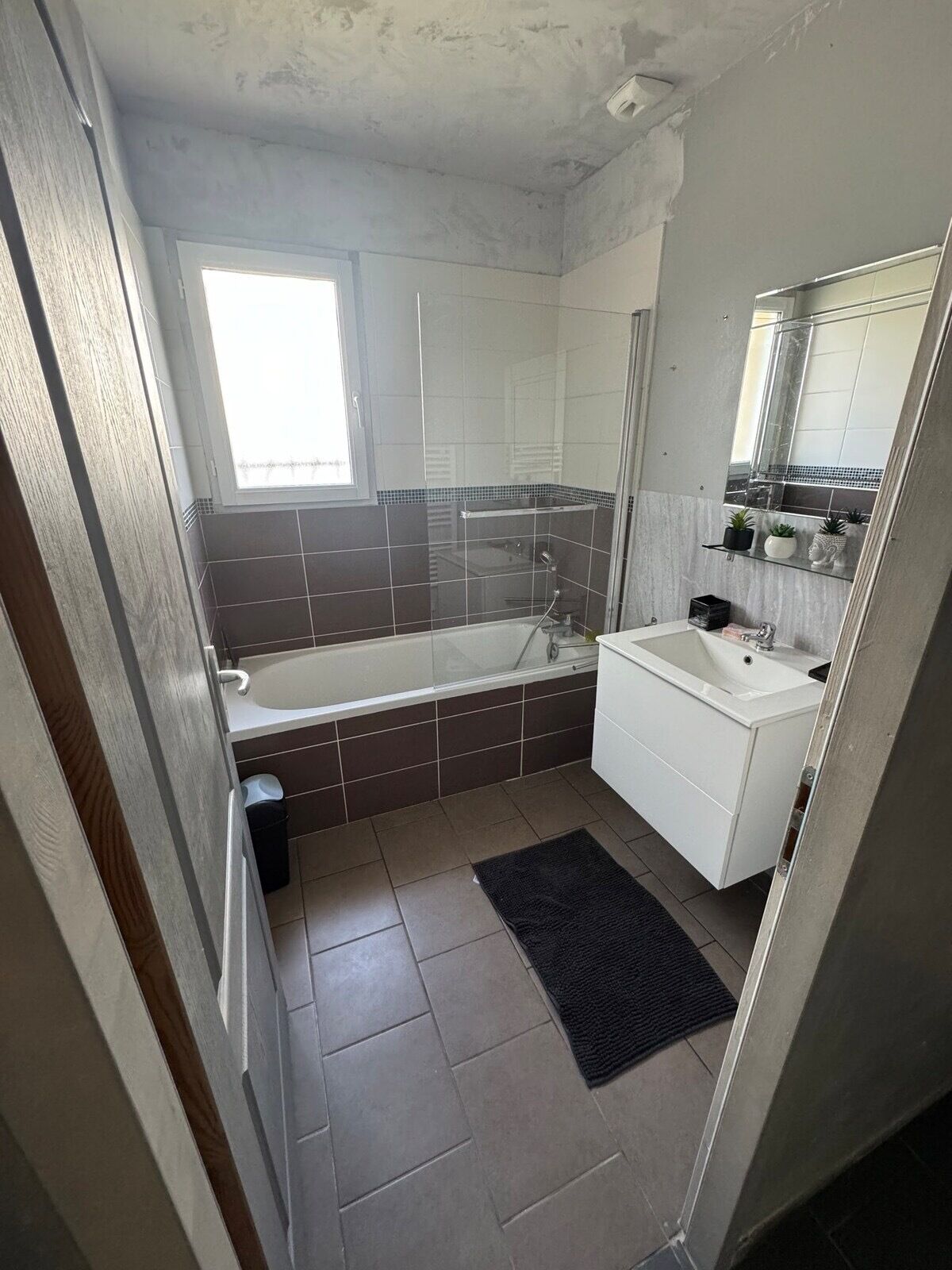 Asciugacapelli, asciugamani, carta igienica