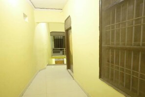 Bar-salon dans le hall