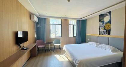 Tonghui Business Hotel