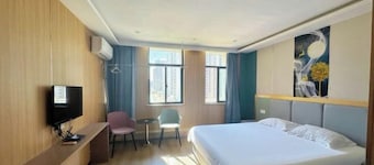 Tonghui Business Hotel