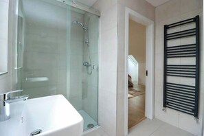 Bathroom - St Annes - Cosy Cottage in fife (Kirkcaldy)