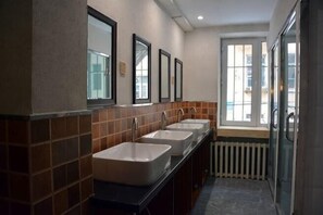 Besorolás nélküli kép, 3. 77 közül, gomb