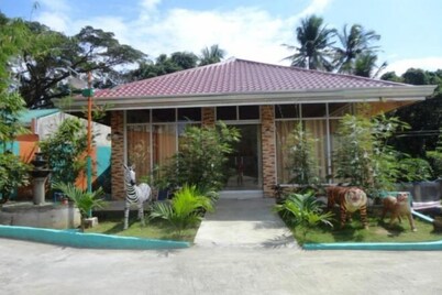 RedDoorz @ Classique Pan Oriental Hotel and Resort Batangas