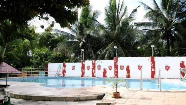 Kolam renang outdoor