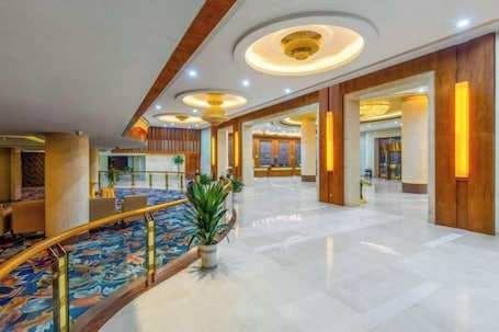Lobby. Halcyon Hotel & Resort