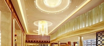 Halcyon Hotel & Resort