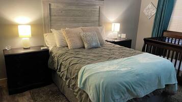 7 bedrooms, iron/ironing board, WiFi, bed sheets