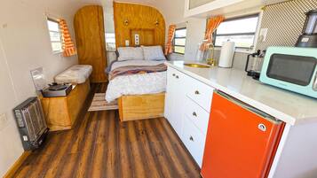 1 bedroom, iron/ironing board, Internet, bed sheets