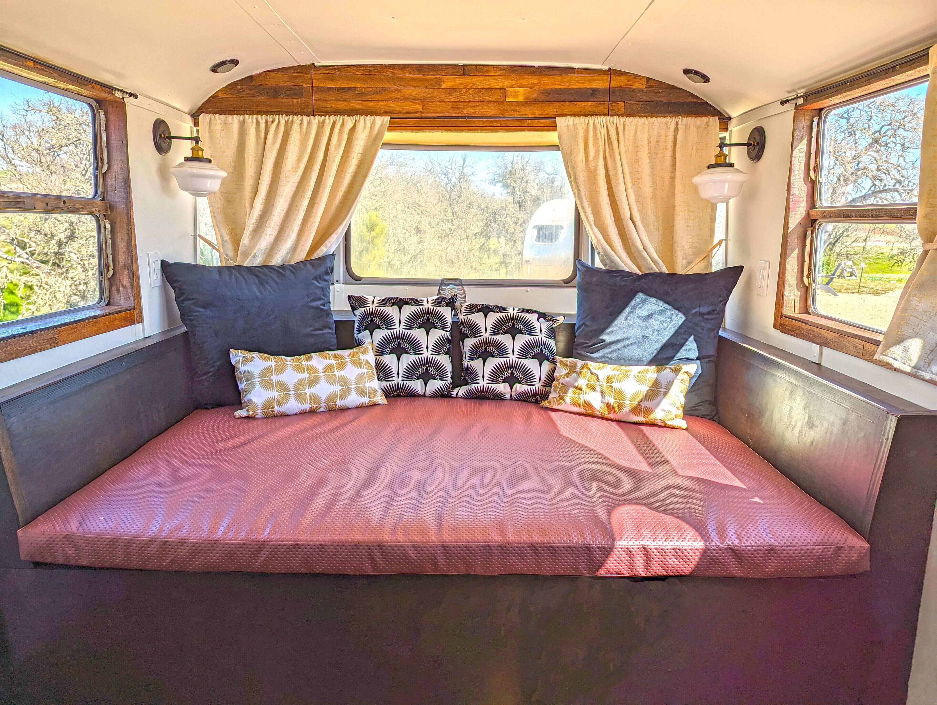 1 bedroom, iron/ironing board, internet, bed sheets