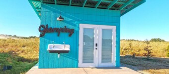 Johnny Cash Trailer - Johnny Cash Themed Spartanette On Vineyard