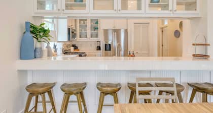 Destin Dream by Avantstay 2-story Home, Walk to Beach