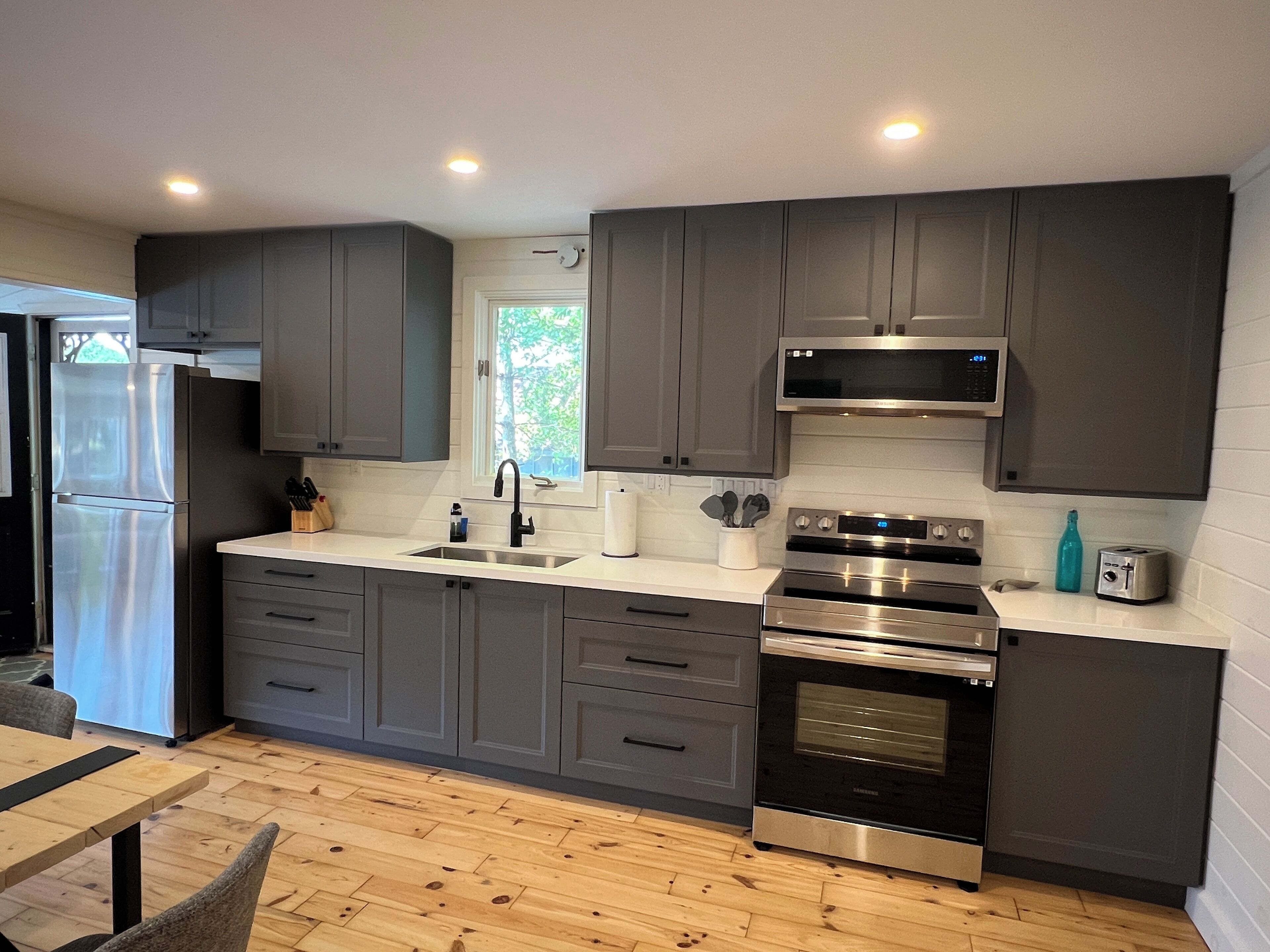 Newly Renovated Waterfront Cottage on Lake Inlet on Honey Harbour