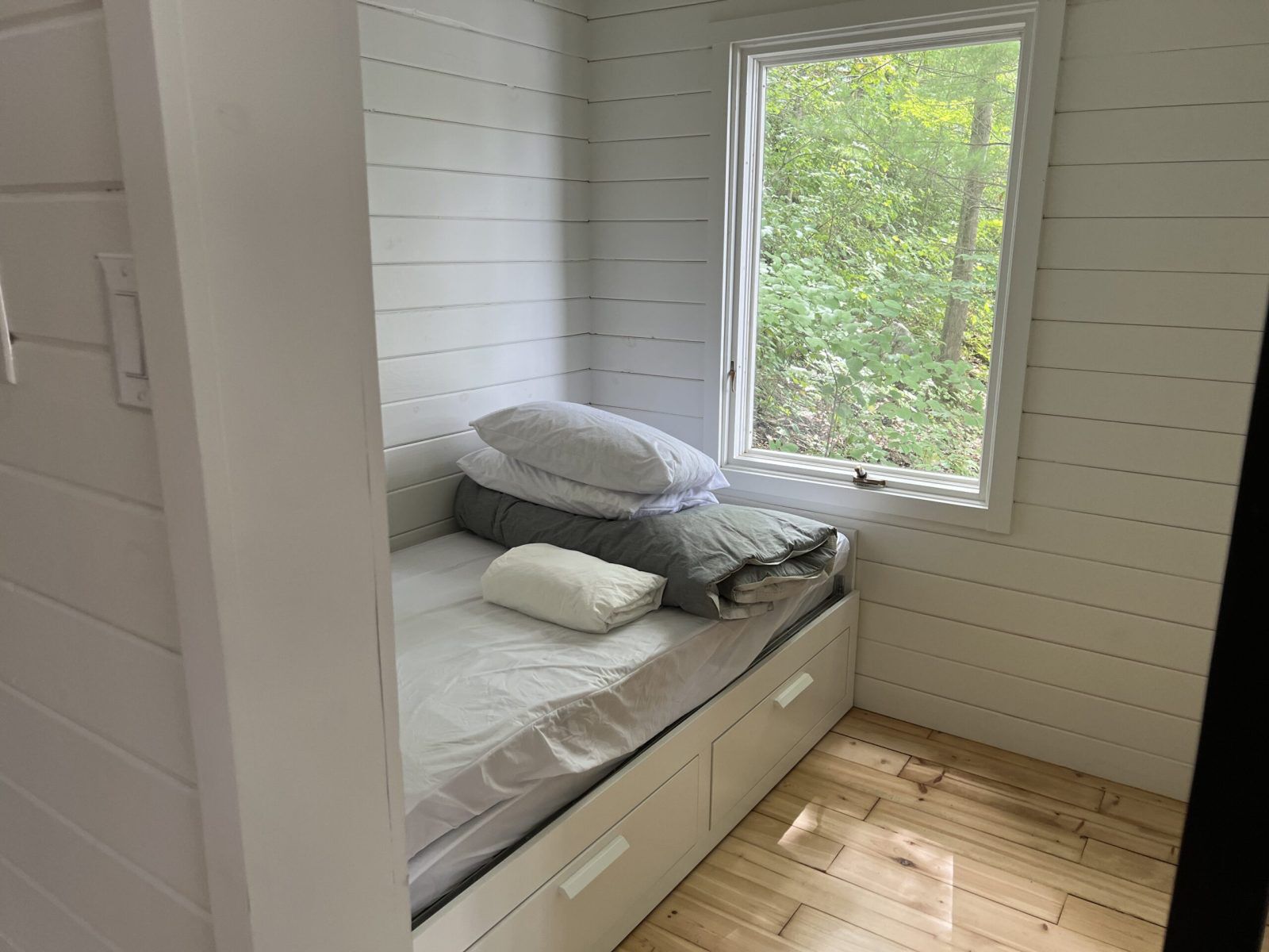 Newly Renovated Waterfront Cottage on Lake Inlet on Honey Harbour