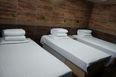 Baihequan Hotel