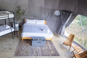 ファミリー テント ベッド (複数台) スパ浴槽 | 1 室のベッドルーム
