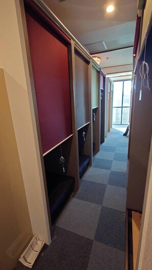 Donsdekens, verduisterende gordijnen, gratis wifi, beddengoed