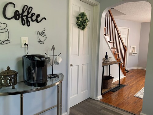 Charming 2-bedroom Duplex with1Gig WiFi, AC in delightful Mount Vernon