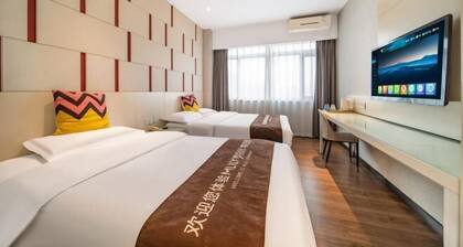 Yueyue Hotel (Zhengzhou Confucian Temple Subway Station Zijingshan Branch)