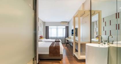 Yueyue Hotel(Zhengzhou Boudou·Xinxiang Confucius Temple Metro Station Store)