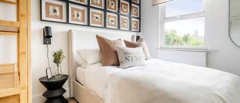 2 bedrooms, desk, iron/ironing board, free WiFi