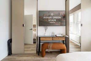 2 habitaciones, escritorio, tabla de planchar con plancha y wifi gratis 