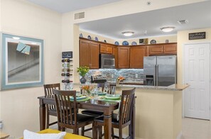 Dining - 3-bedroom condo minutes away from everything beautiful Naples has to offer! (Naples)