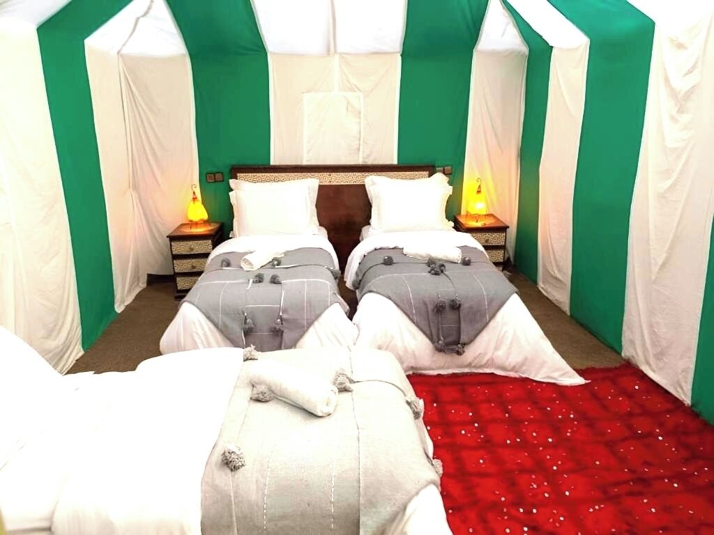 Deluxe-Vierbettzimmer, Balkon, Blick auf die Wüste | Individuell dekoriert, individuell eingerichtet, kostenloses WLAN