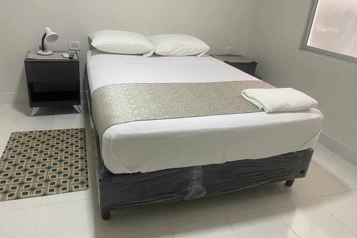 Habitació doble o amb dos llits individuals Comfort | Escriptori, espai de treball apte per a portàtils i wifi gratuïta 