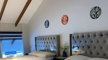 Comfort Quadruple Room | Desk, laptop workspace, free WiFi