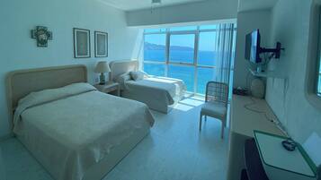 3 bedrooms, desk, iron/ironing board, WiFi