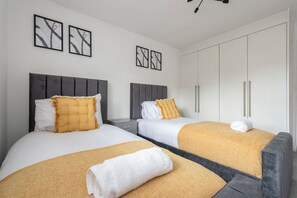 2 chambres, fer et planche à repasser, accès au Wi-Fi (inclus)