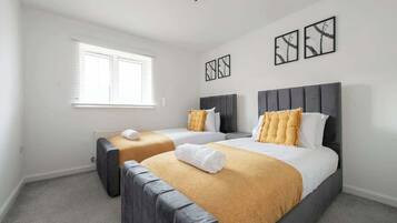 2 bedrooms, iron/ironing board, free WiFi, bed sheets