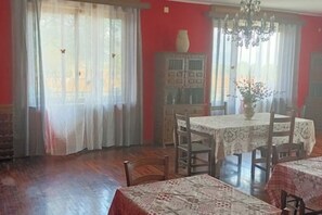 Dining - Villa Marinella Ana (Massa D'Albe)