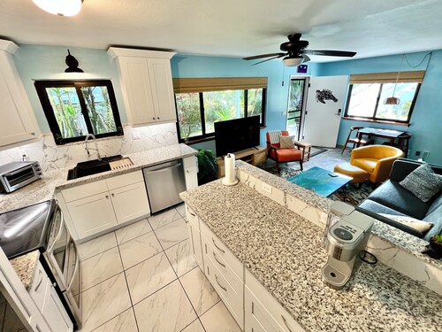 Charming 1-bedroom ground floor Ohana apartment in lovely Pāhoa with WiFi