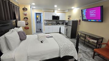 1 habitación, tabla de planchar con plancha, wifi y ropa de cama