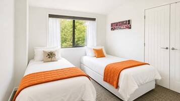 3 bedrooms, iron/ironing board, WiFi