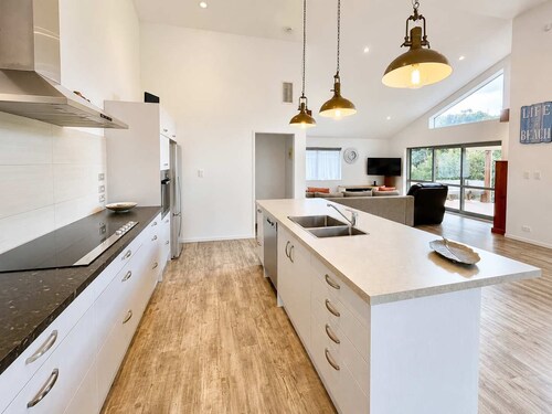 Getaway Waiheke - Oneroa Village Retreat