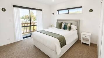 3 bedrooms, iron/ironing board, WiFi