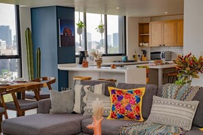 Interior - Serenity Condesa Condo w/ Castle sunset view & AC (Ciudad de México)