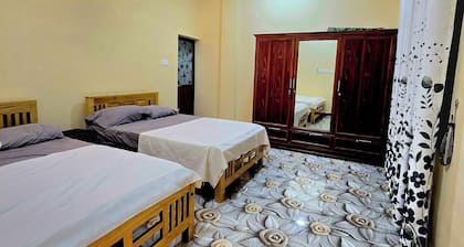 Cozy City and Island living close to the coastal area!