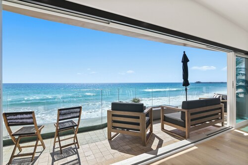 Beachfront Boho Dream Penthouse. Walk 2 Everything!   Newly designed  SLEEPS 10!