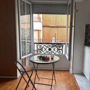 Interior - Cosy & Chic studio 100m from Place Clichy and Pigalle (Paris)