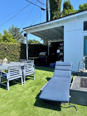 屋外ダイニングエリア