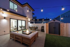 Outdoor dining - Modern New Build | 1 Block from Ocean + Shops & Restaurants | Hot Tub + AC (San Diego)
