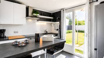 Køleskab, mikrobølgeovn, ovn, kogeplade