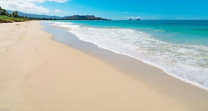 Luxury Villa in Beachfront Estate In Kailua
