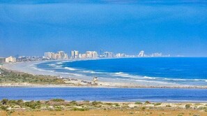 Una playa cerca