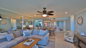 Smart TV, ping pong, stereo - Inlet #804 - 2BD 2BA Superb Gorgeous Beach Refuge (New Smyrna Beach)